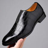 Noah - Stiilsed nahkased loafersid kivimustriga